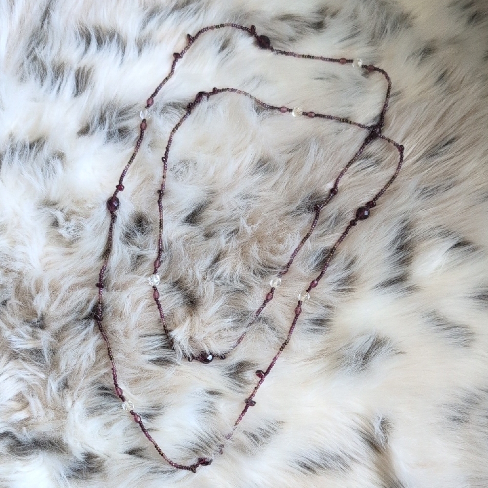 Elegant Beaded Necklace in Purple and White
